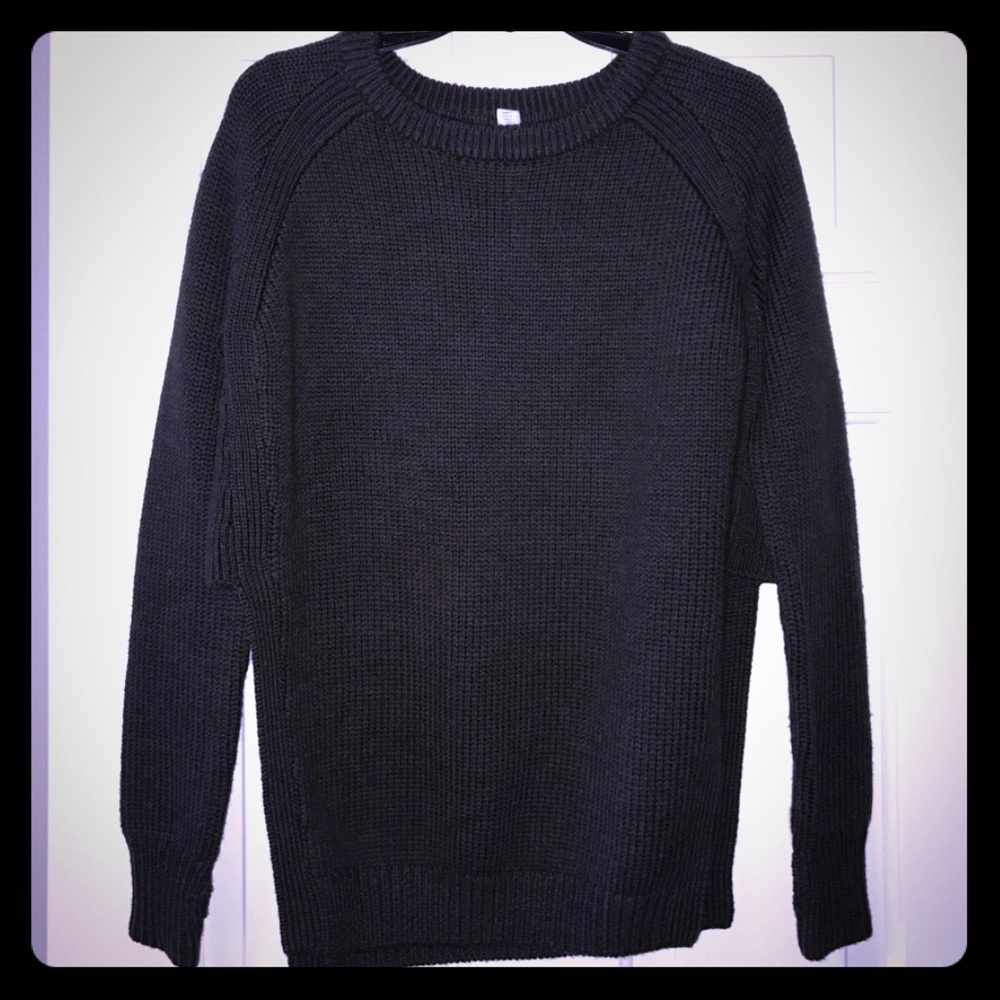 Lululemon Charcoal Grey Sweater (damaged)